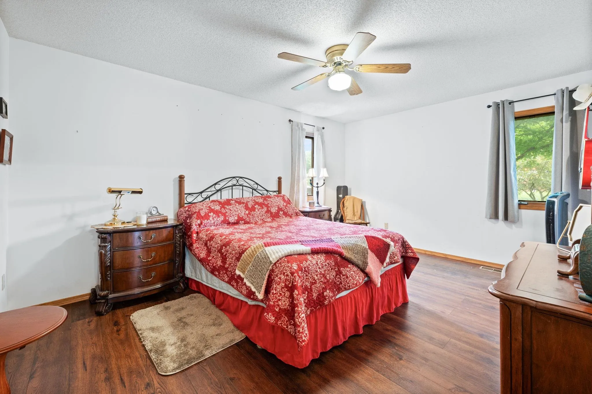 Wichita, Kansas 67212, United States, 4 Bedrooms Bedrooms, ,3 BathroomsBathrooms,Residential,Pending,137969