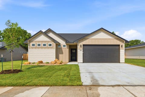 Homes For Sale - 185 Tomahawk<br/> Clearwater, KS 67026