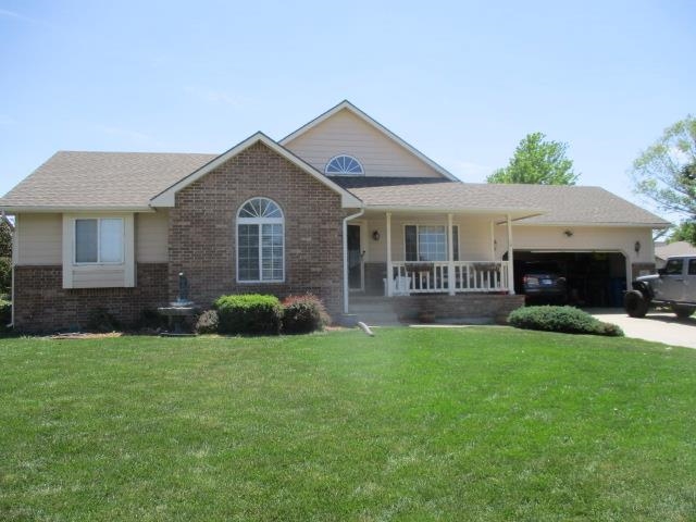 327 Victoria Rd, Newton, Kansas image 1