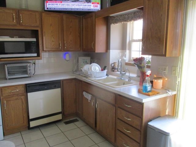 327 Victoria Rd, Newton, Kansas image 10