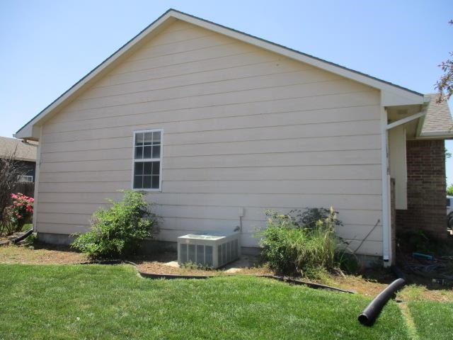 327 Victoria Rd, Newton, Kansas image 2