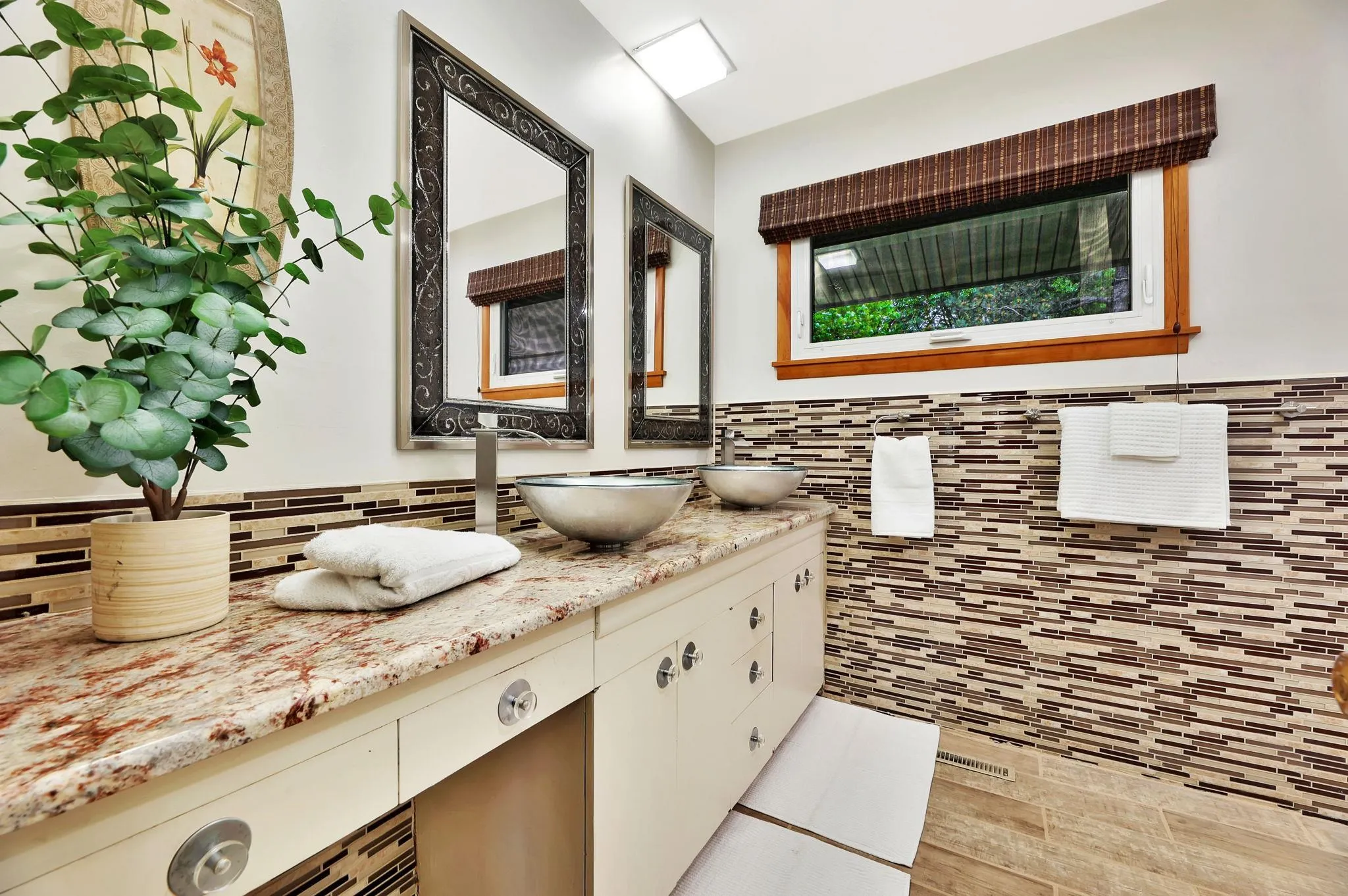 Wichita, Kansas 67208, United States, 3 Bedrooms Bedrooms, ,2 BathroomsBathrooms,Residential,Pending,120595