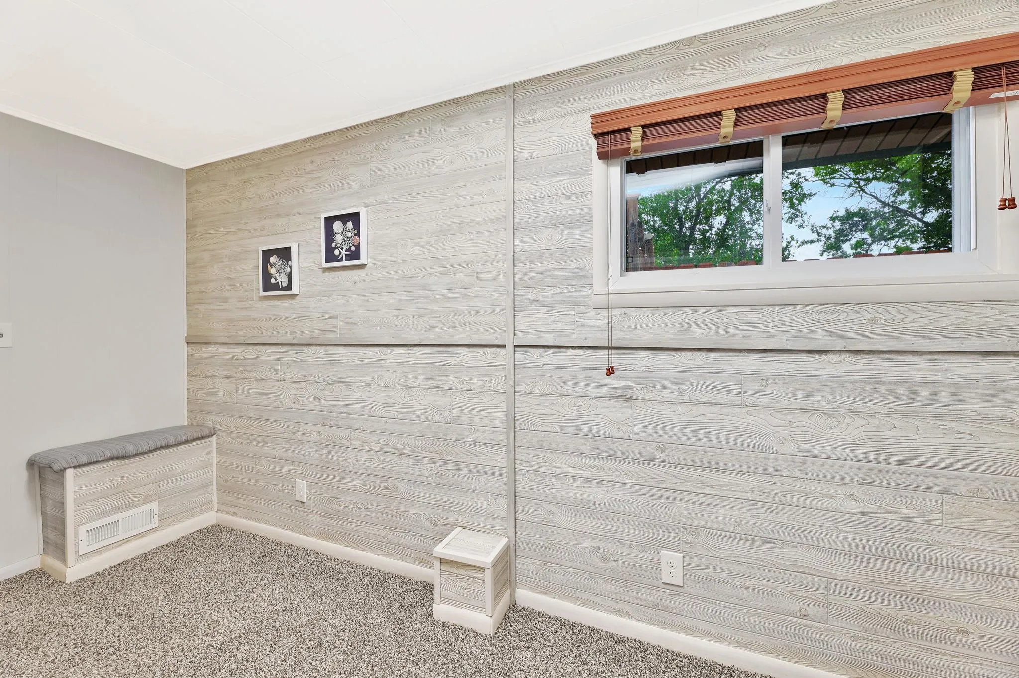 Wichita, Kansas 67208, United States, 3 Bedrooms Bedrooms, ,2 BathroomsBathrooms,Residential,Pending,120595