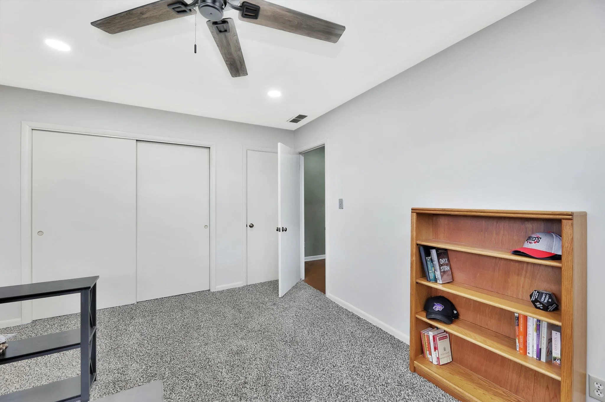 Wichita, Kansas 67208, United States, 3 Bedrooms Bedrooms, ,2 BathroomsBathrooms,Residential,Pending,120595