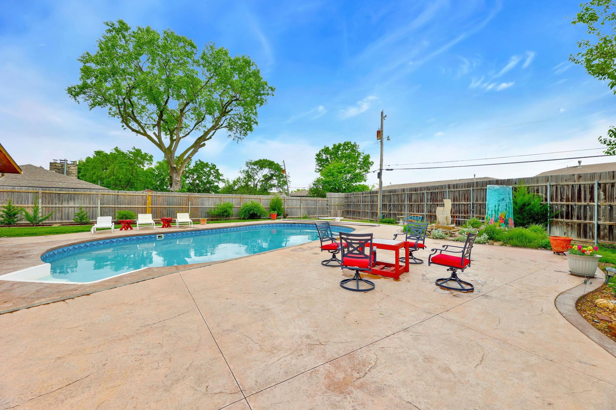 1143 N Pinecrest St, Wichita, Kansas image 32