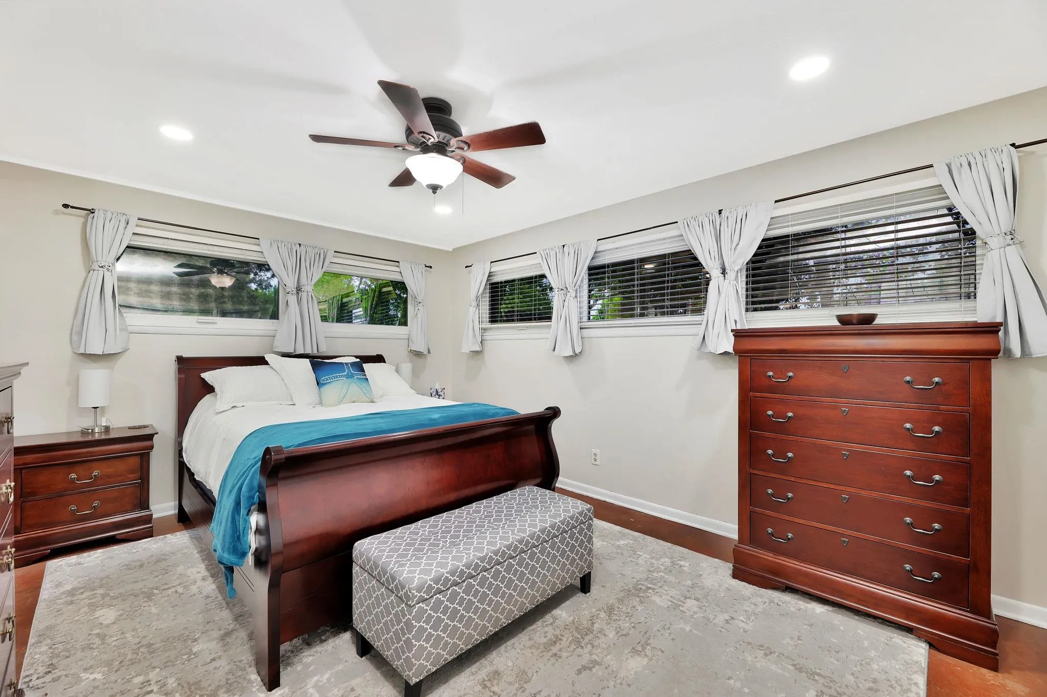 Wichita, Kansas 67208, United States, 3 Bedrooms Bedrooms, ,2 BathroomsBathrooms,Residential,Pending,120595