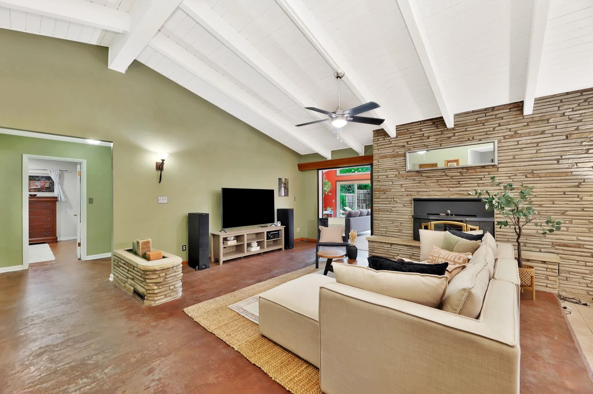 Wichita, Kansas 67208, United States, 3 Bedrooms Bedrooms, ,2 BathroomsBathrooms,Residential,Pending,120595