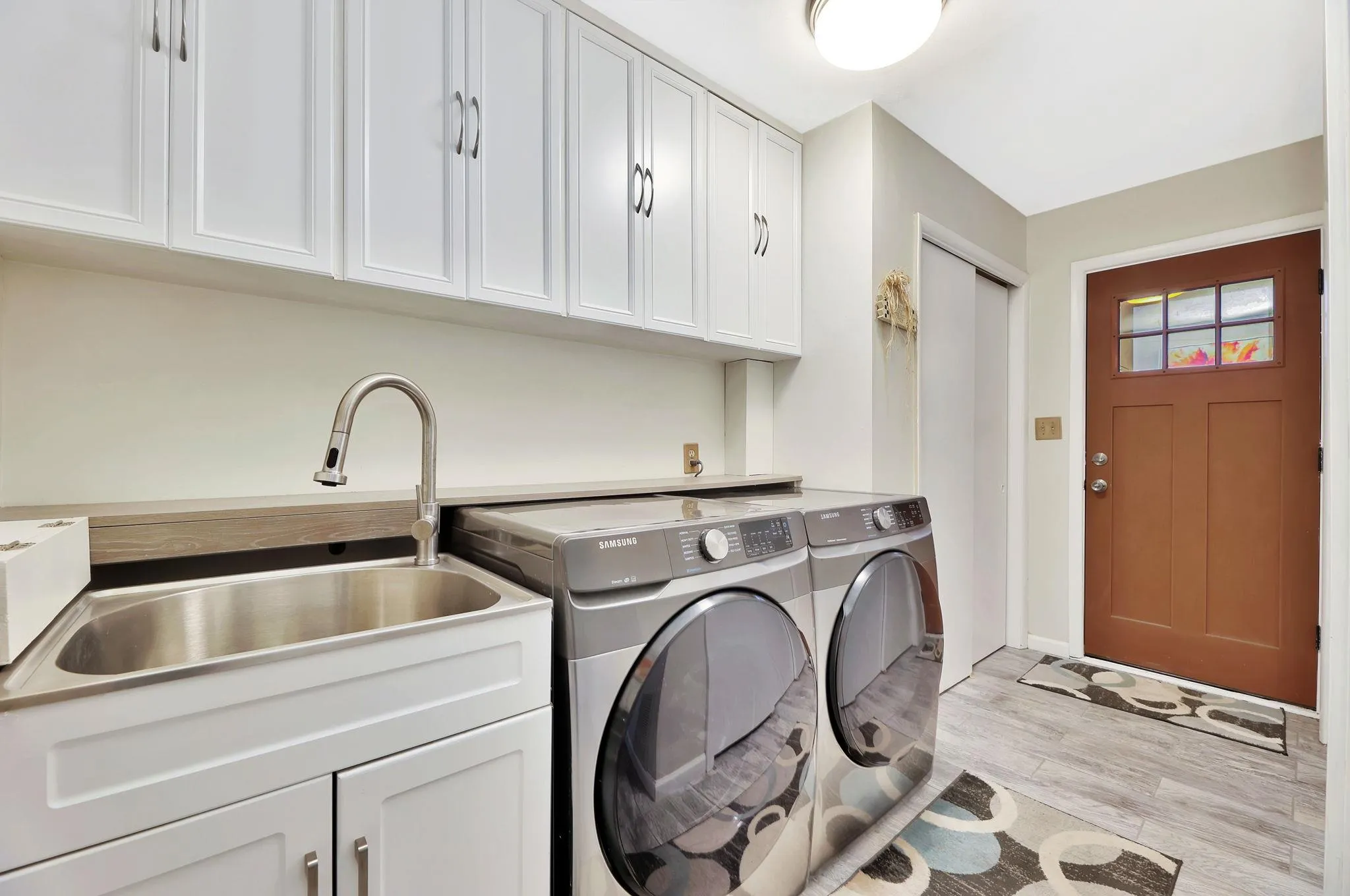 Wichita, Kansas 67208, United States, 3 Bedrooms Bedrooms, ,2 BathroomsBathrooms,Residential,Pending,120595