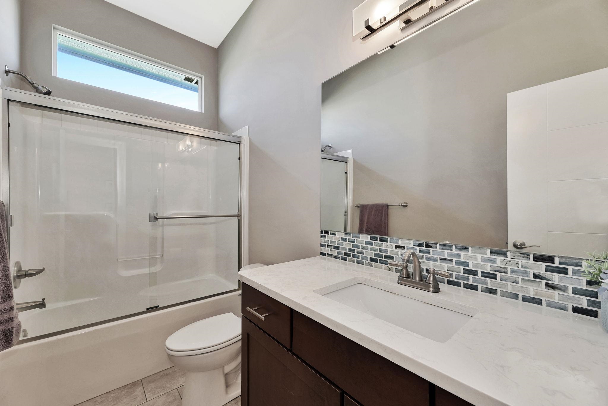 Andover, Kansas 67002, United States, 5 Bedrooms Bedrooms, ,3 BathroomsBathrooms,Residential,Pending,67944