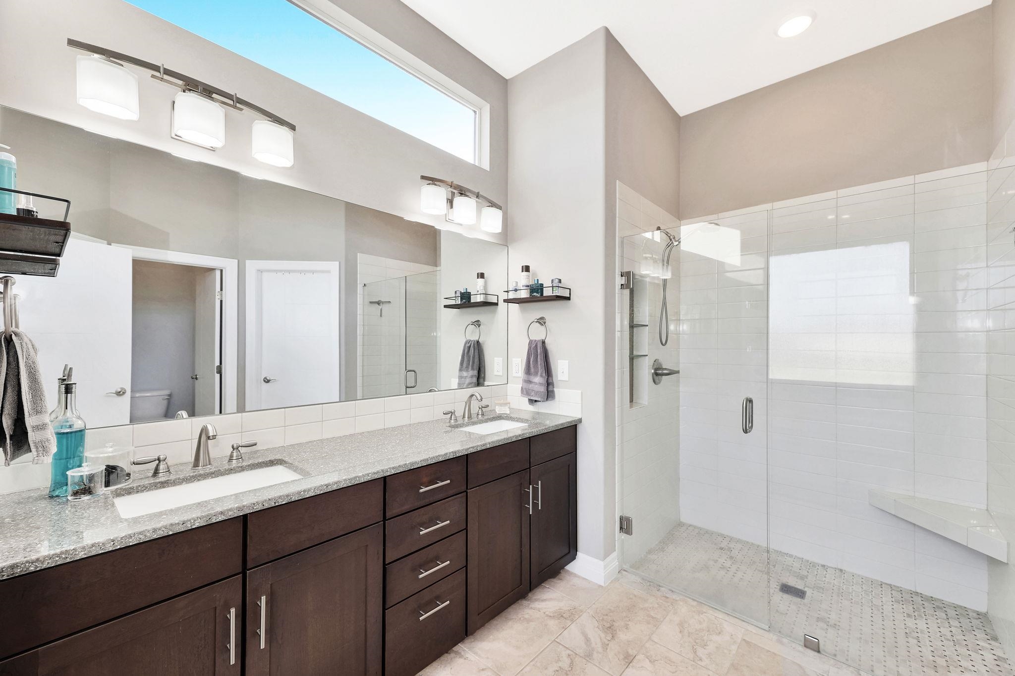 Andover, Kansas 67002, United States, 5 Bedrooms Bedrooms, ,3 BathroomsBathrooms,Residential,Pending,67944