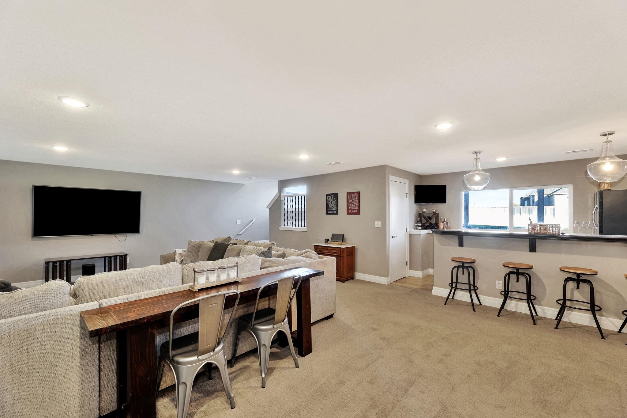 Andover, Kansas 67002, United States, 5 Bedrooms Bedrooms, ,3 BathroomsBathrooms,Residential,Pending,67944