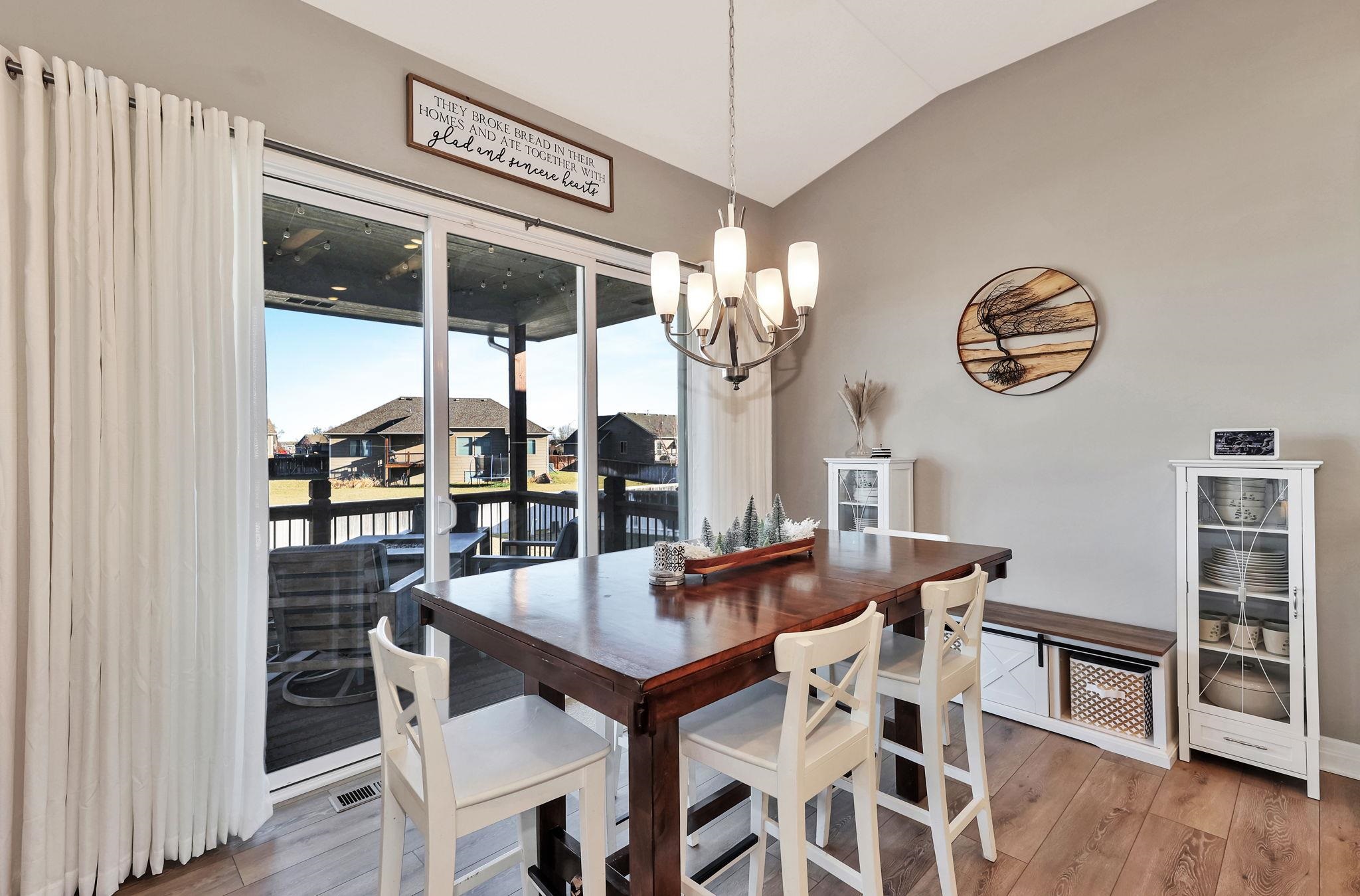 Andover, Kansas 67002, United States, 5 Bedrooms Bedrooms, ,3 BathroomsBathrooms,Residential,Pending,67944