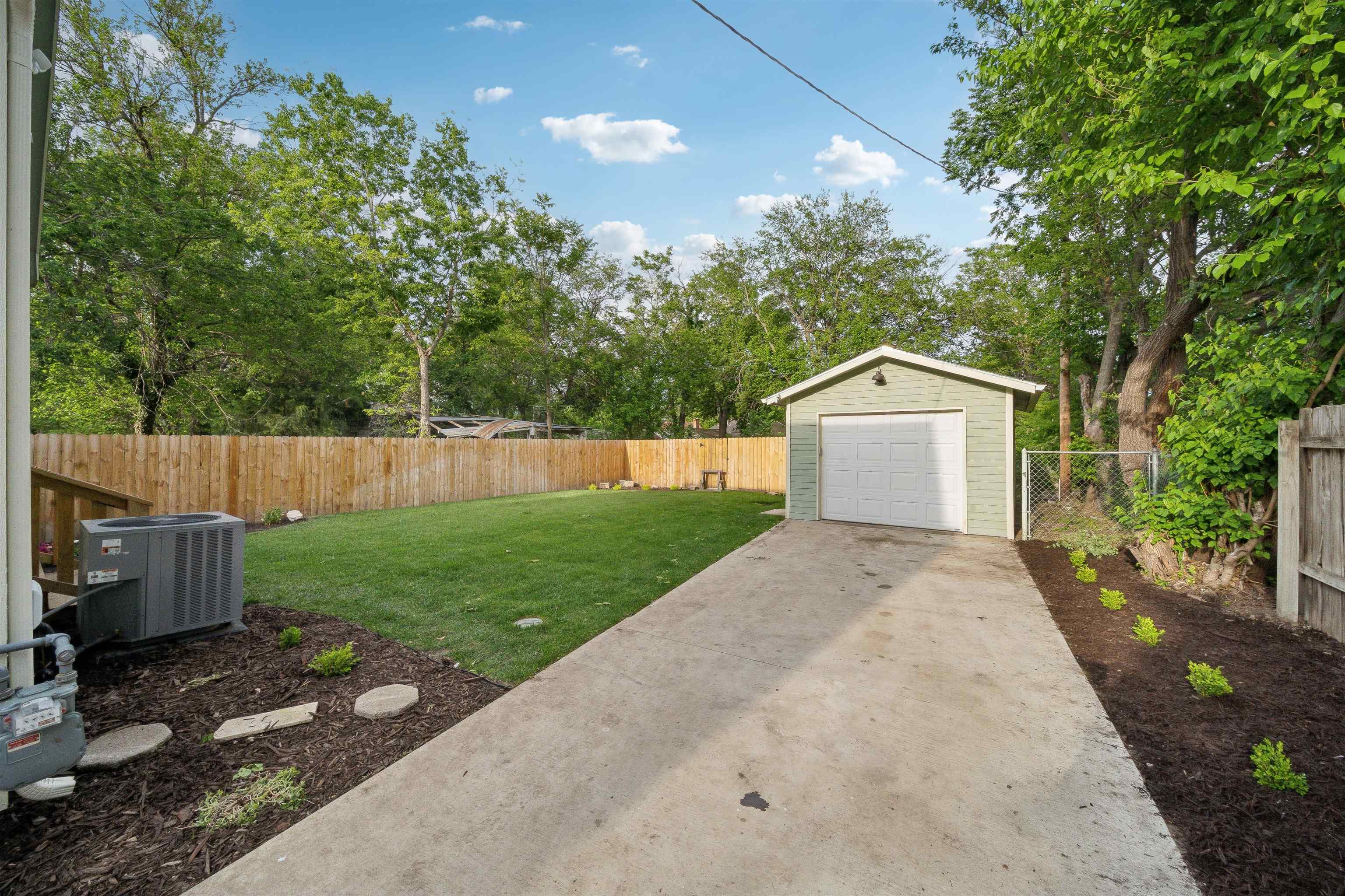 1024 N Lewellen St, Wichita, Virginia image 25