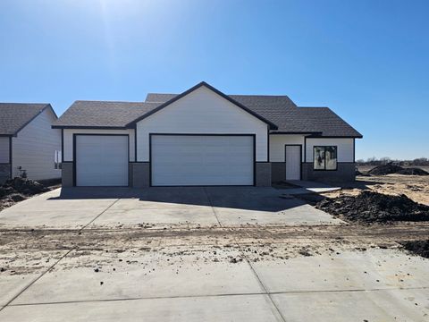 Homes For Sale - 1541 Midway Ct<br/> Valley Center, KS 67147
