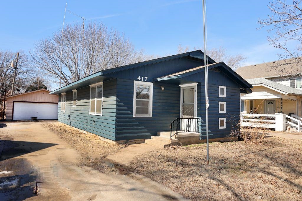 417 N Summit St, El Dorado, Kansas image 2