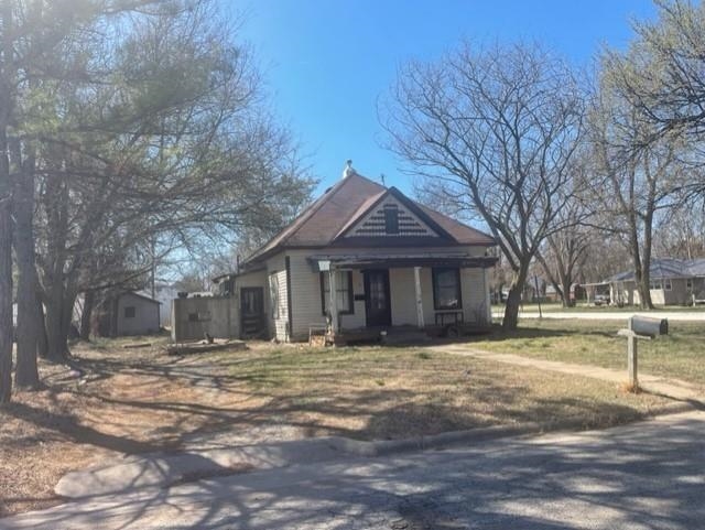 221 W 16th St, Harper, Kansas image 1