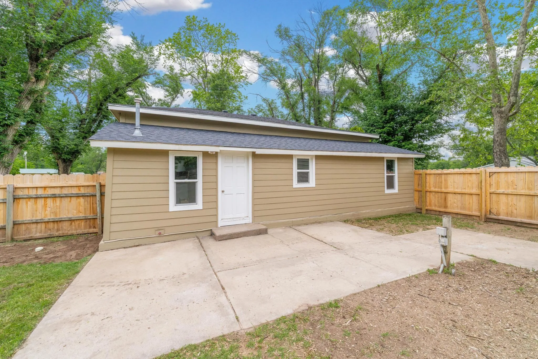 Belle Plaine, Kansas 67013, United States, 3 Bedrooms Bedrooms, ,1 BathroomBathrooms,Residential,Pending,144187