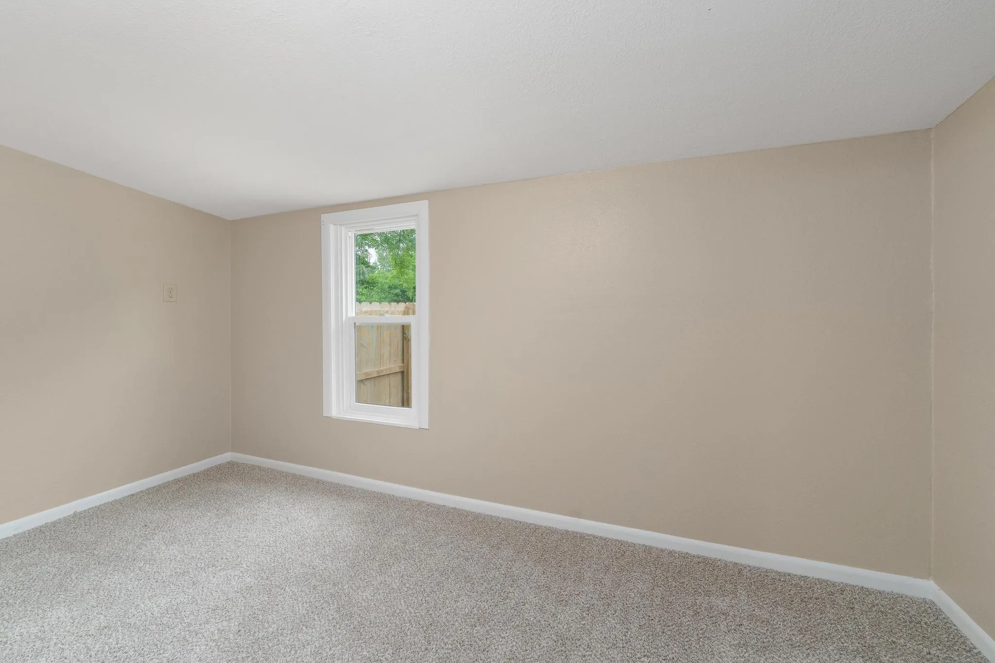 Belle Plaine, Kansas 67013, United States, 3 Bedrooms Bedrooms, ,1 BathroomBathrooms,Residential,Pending,144187