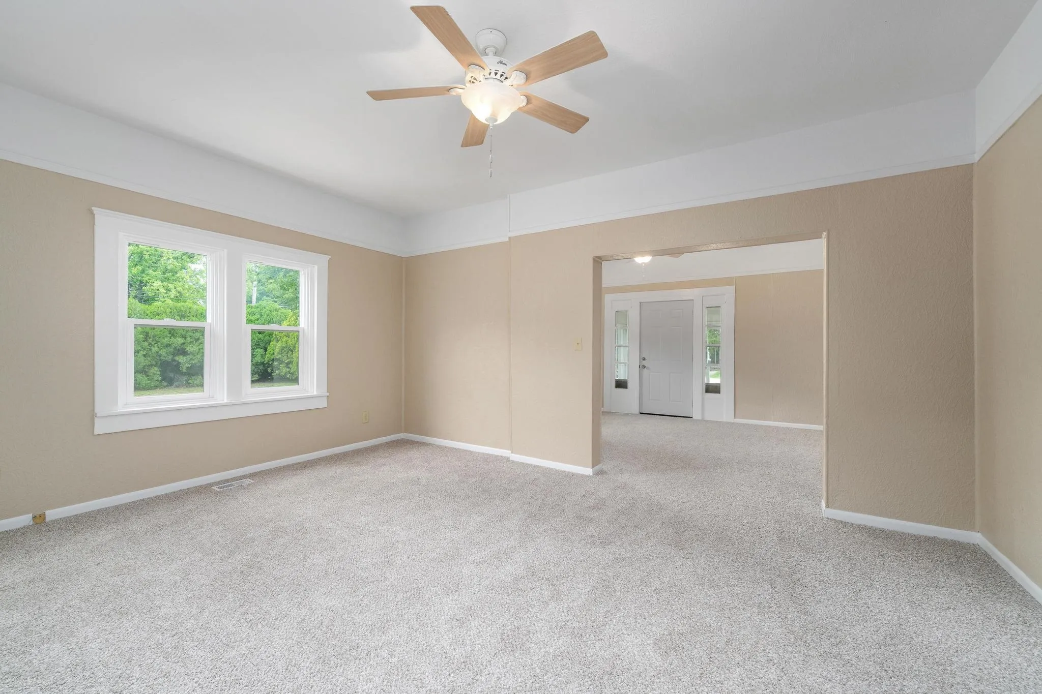 Belle Plaine, Kansas 67013, United States, 3 Bedrooms Bedrooms, ,1 BathroomBathrooms,Residential,Pending,144187