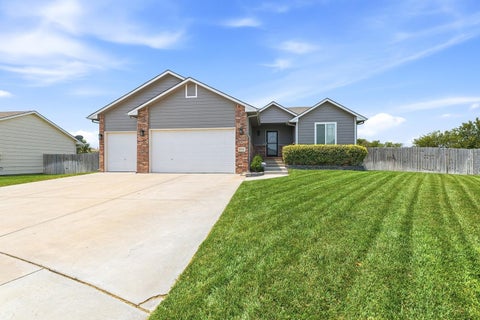 Homes For Sale - 11326 W Wilkinson Ct<br/> Maize, KS 67101