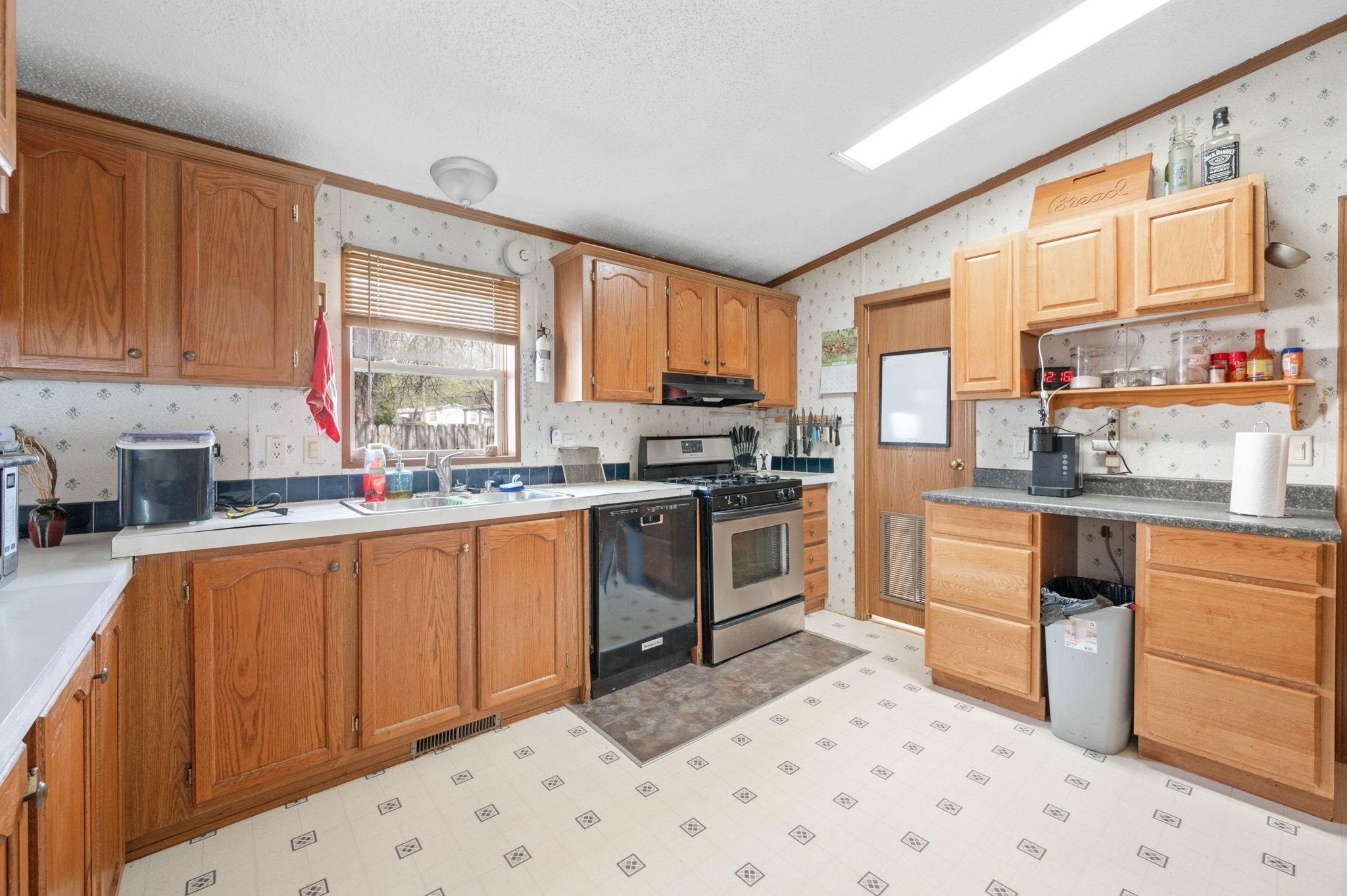 210 State St, El Dorado, Kansas image 3
