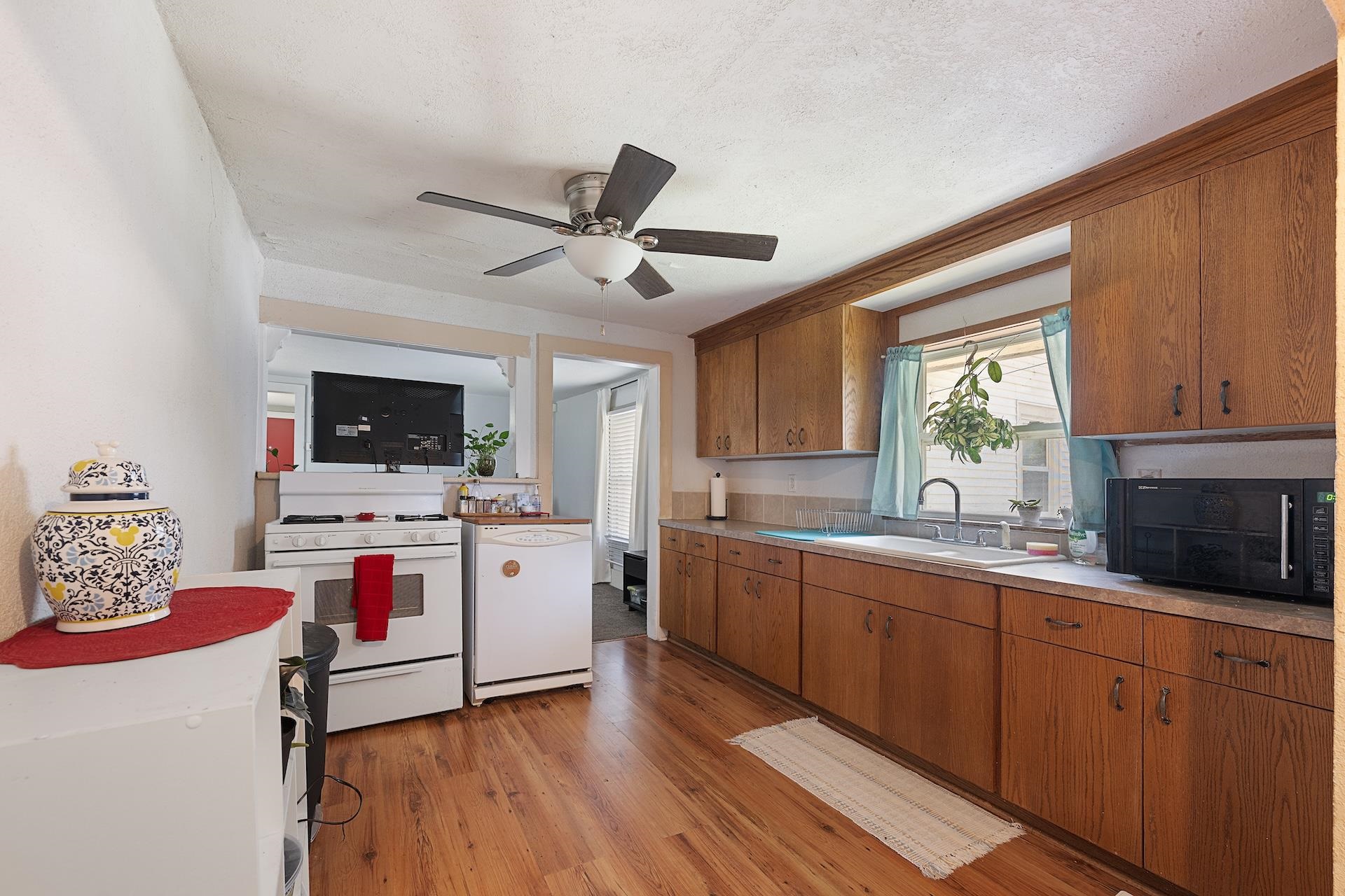 319 N Walnut St, Wichita, Virginia image 9