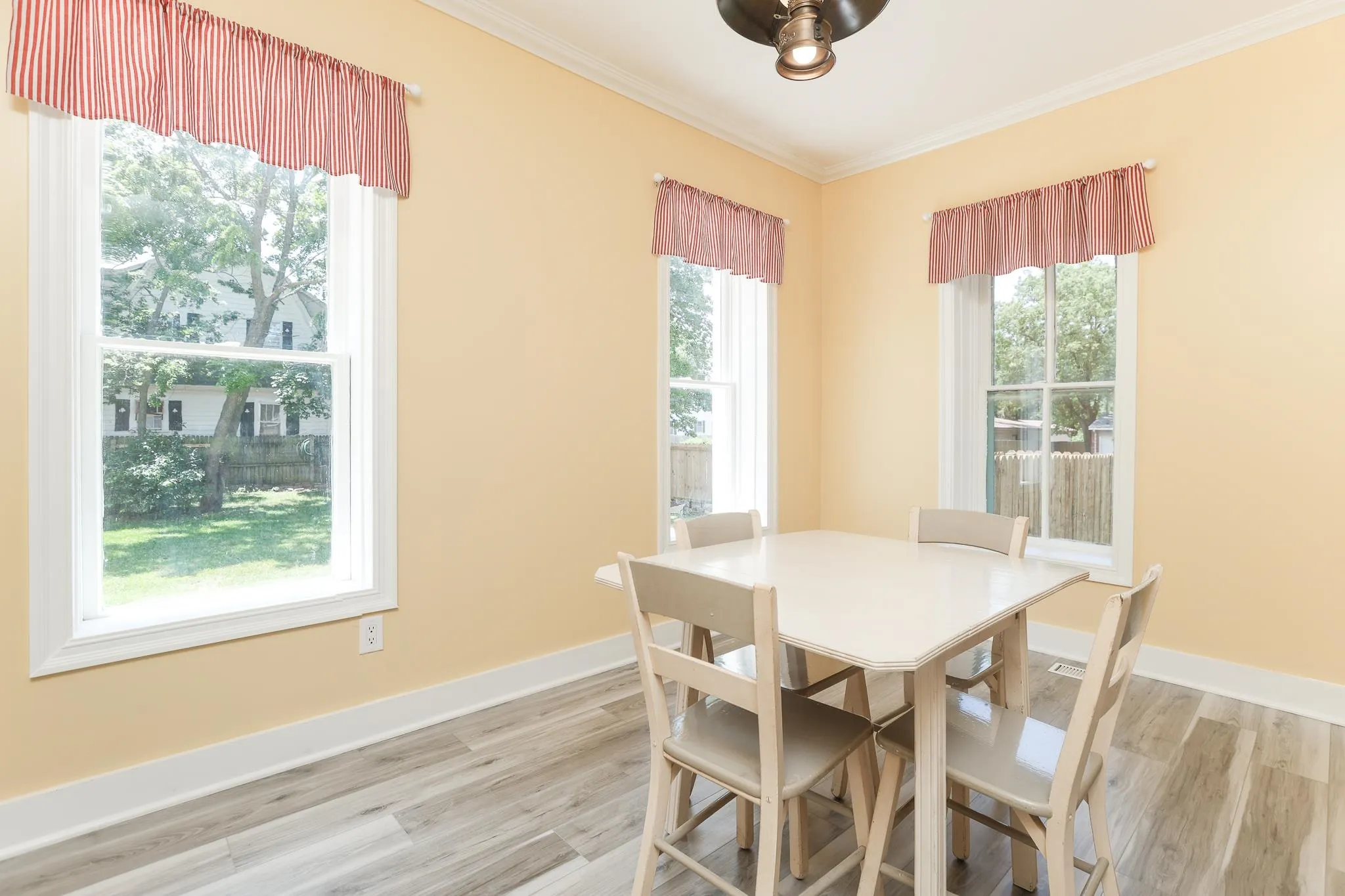 Newton, Kansas 67114, United States, 4 Bedrooms Bedrooms, ,3 BathroomsBathrooms,Residential,Active,151271