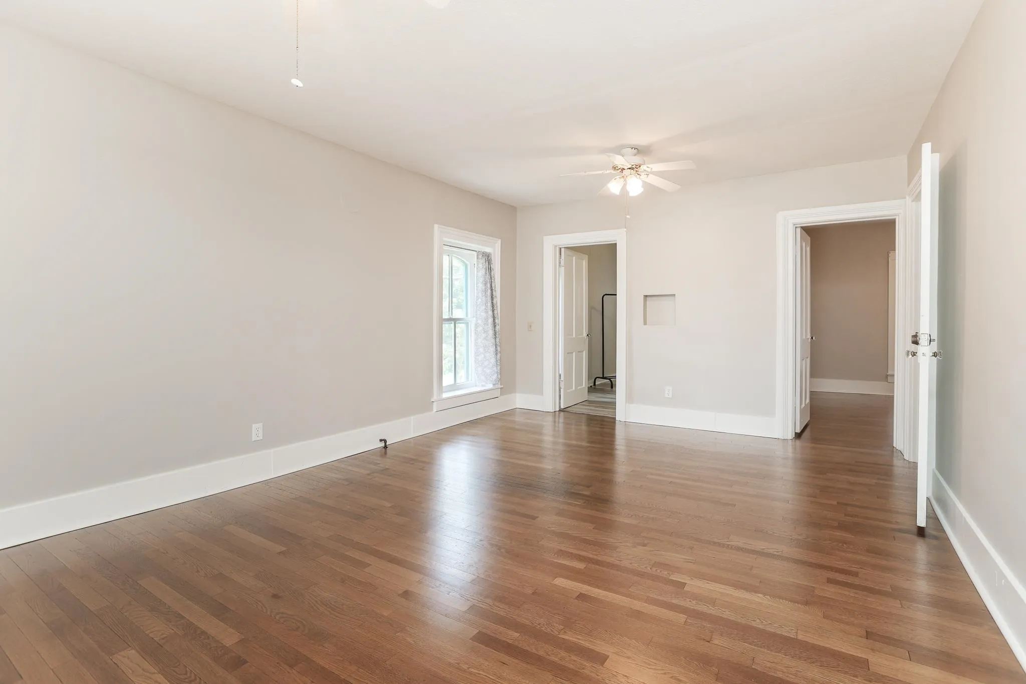 Newton, Kansas 67114, United States, 4 Bedrooms Bedrooms, ,3 BathroomsBathrooms,Residential,Active,151271