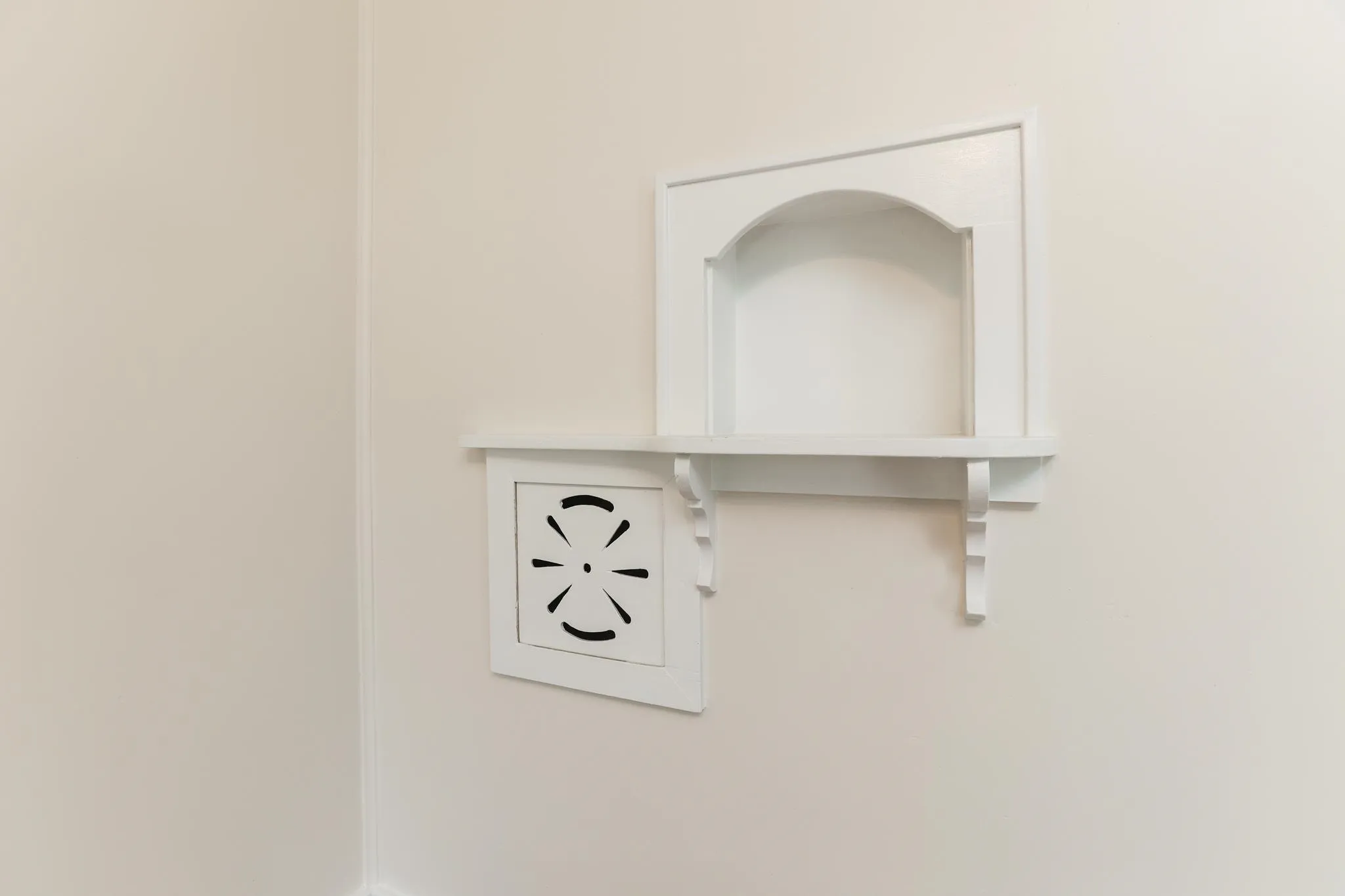 Newton, Kansas 67114, United States, 4 Bedrooms Bedrooms, ,3 BathroomsBathrooms,Residential,Active,151271