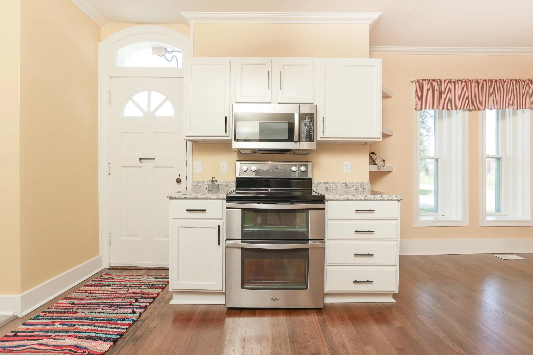 Newton, Kansas 67114, United States, 4 Bedrooms Bedrooms, ,3 BathroomsBathrooms,Residential,Active,151271