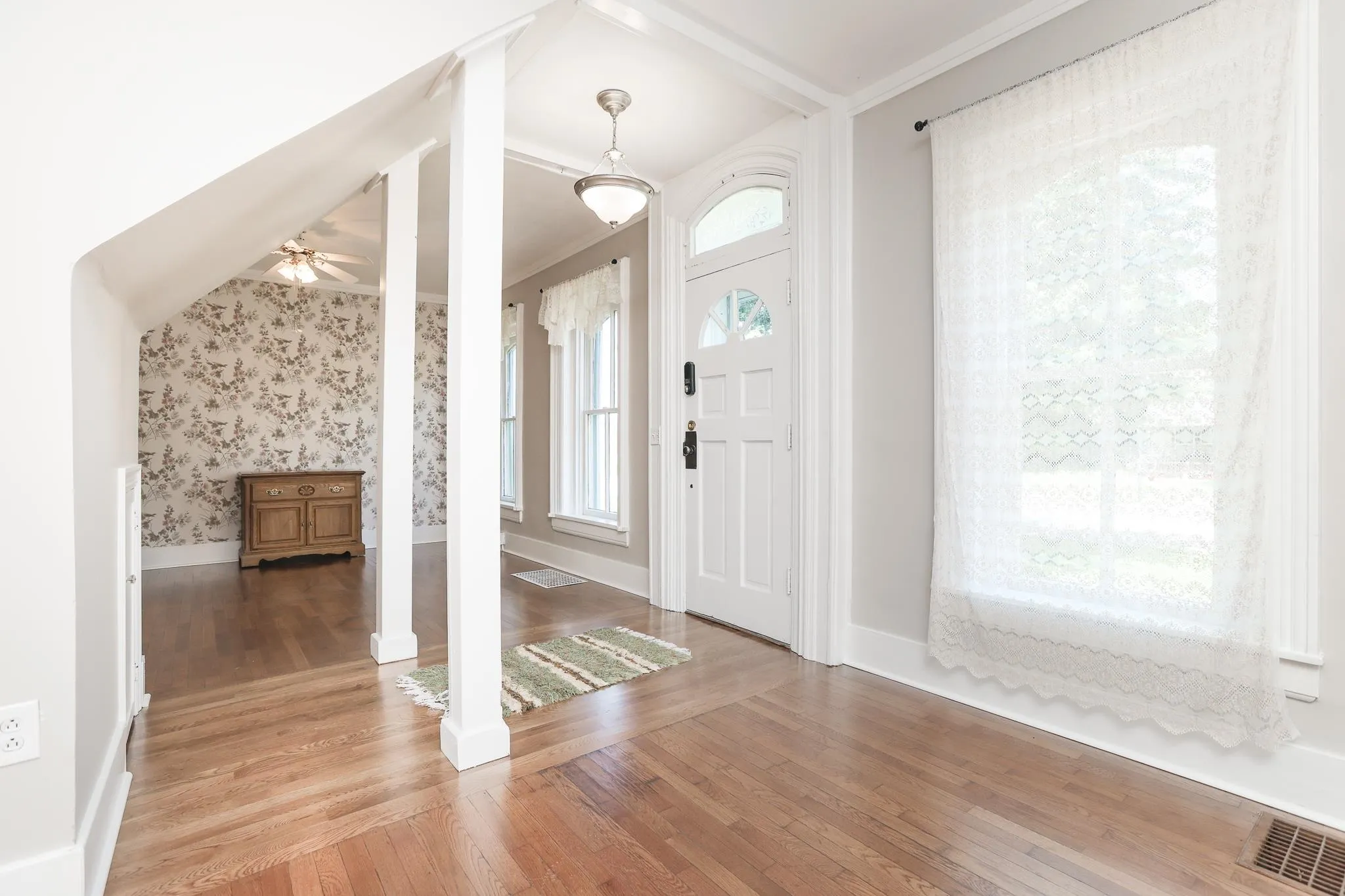 Newton, Kansas 67114, United States, 4 Bedrooms Bedrooms, ,3 BathroomsBathrooms,Residential,Active,151271