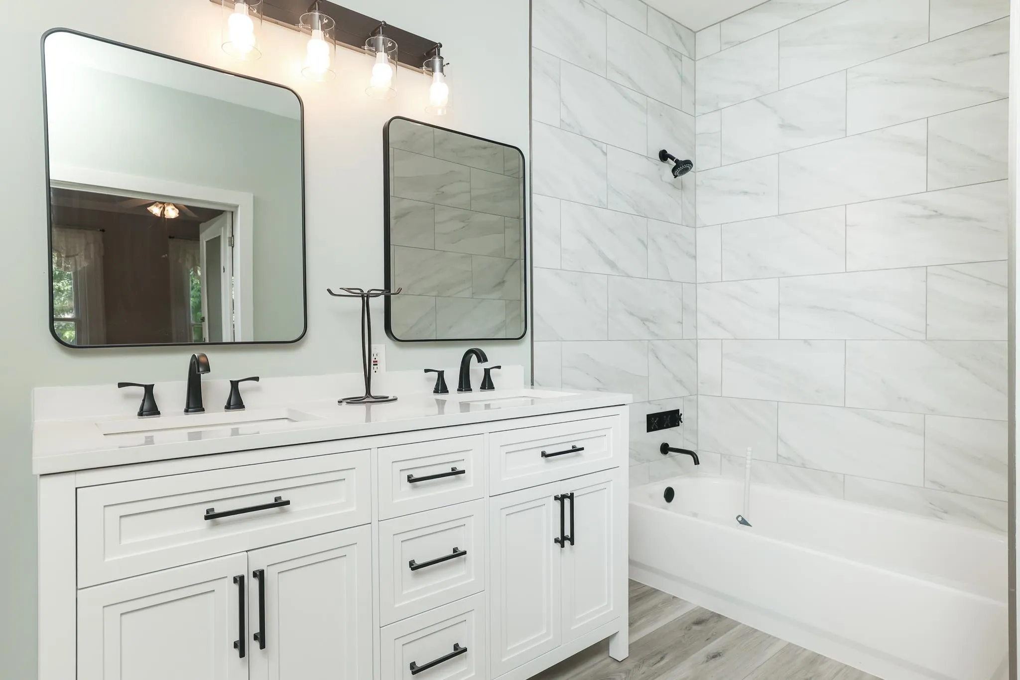 Newton, Kansas 67114, United States, 4 Bedrooms Bedrooms, ,3 BathroomsBathrooms,Residential,Active,151271