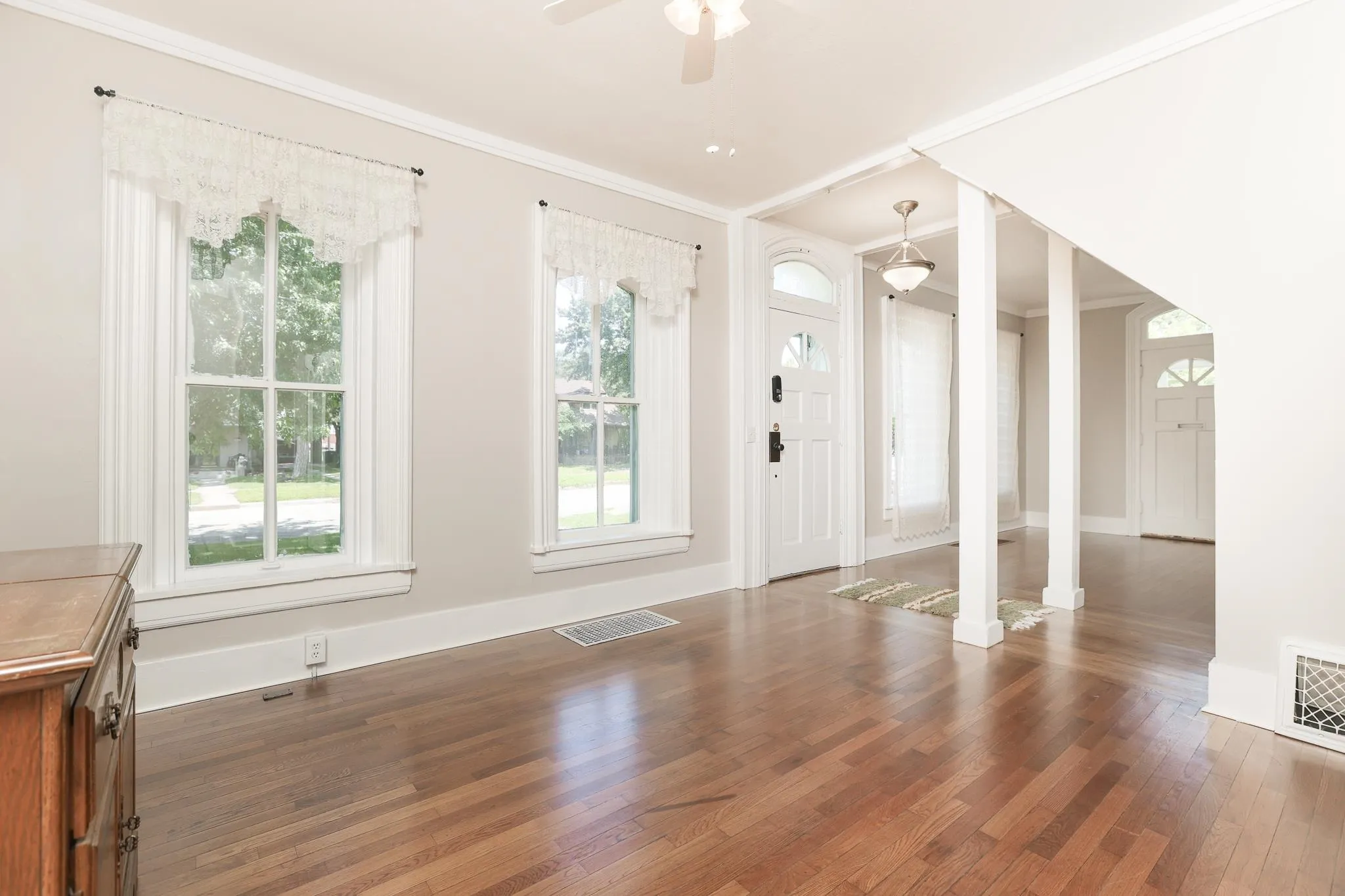 Newton, Kansas 67114, United States, 4 Bedrooms Bedrooms, ,3 BathroomsBathrooms,Residential,Active,151271