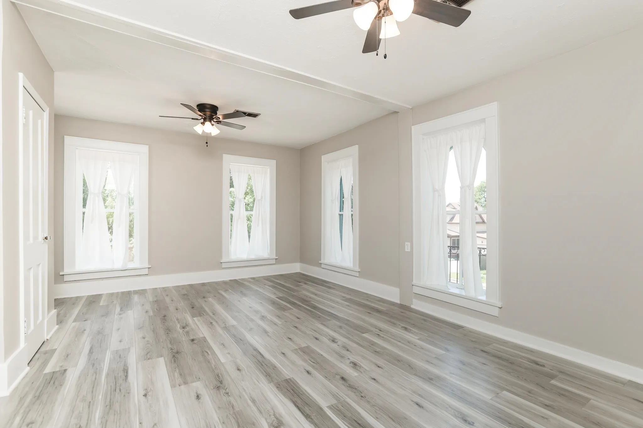 Newton, Kansas 67114, United States, 4 Bedrooms Bedrooms, ,3 BathroomsBathrooms,Residential,Active,151271