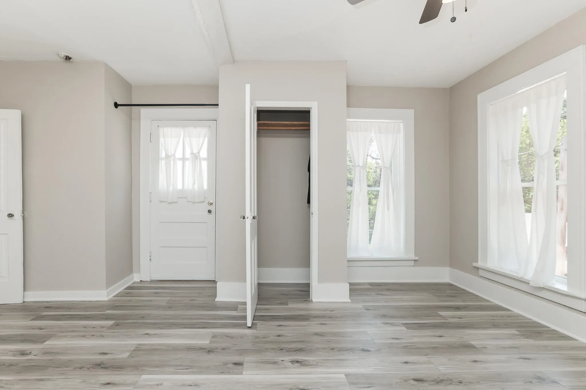 Newton, Kansas 67114, United States, 4 Bedrooms Bedrooms, ,3 BathroomsBathrooms,Residential,Active,151271