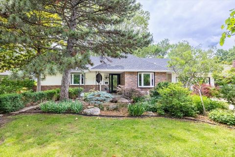 Photo of 2047 N Westridge Dr, Wichita, KS 67203 (MLS # 669267)