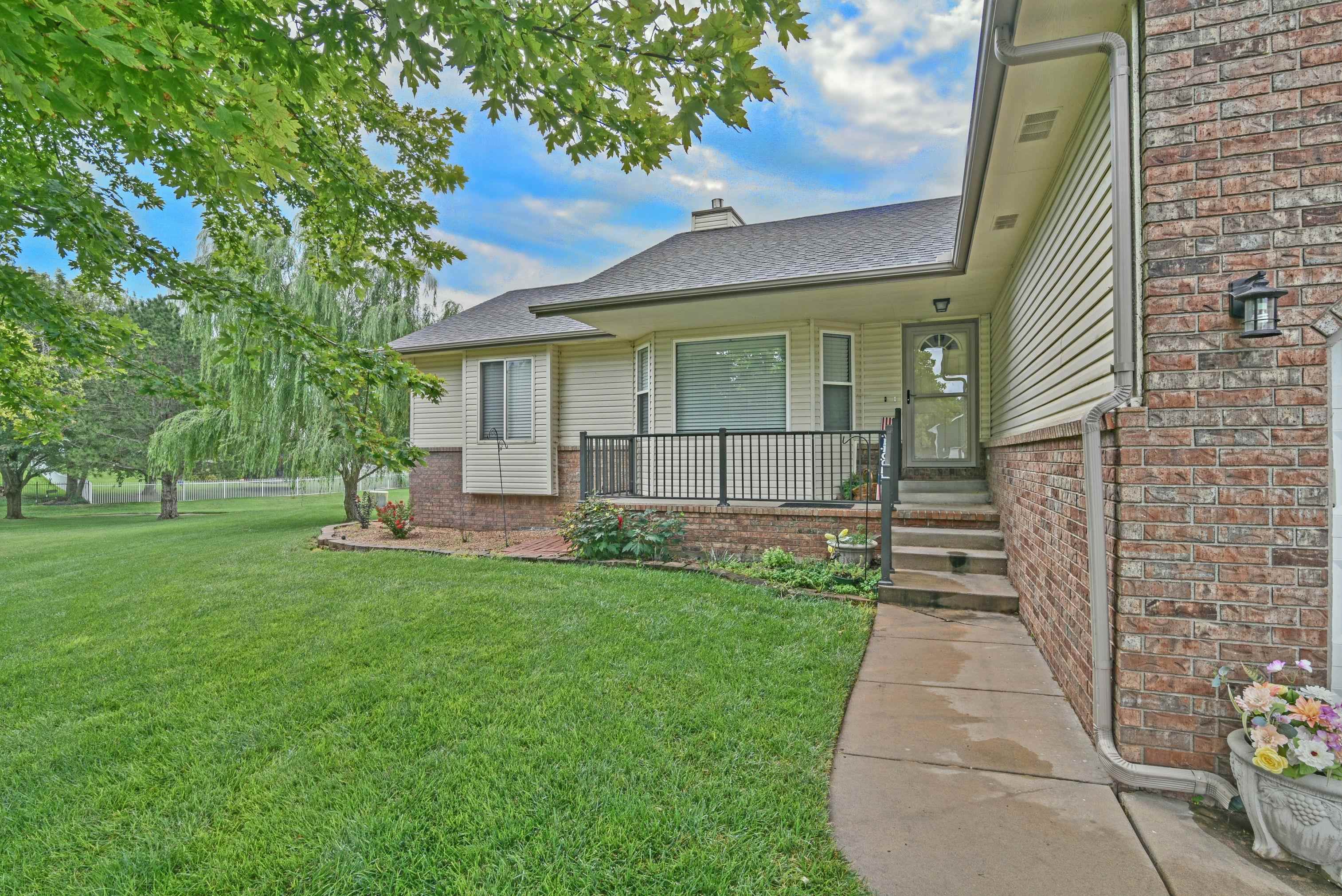 422 S Streamside Ct, Clearwater, Kansas image 4