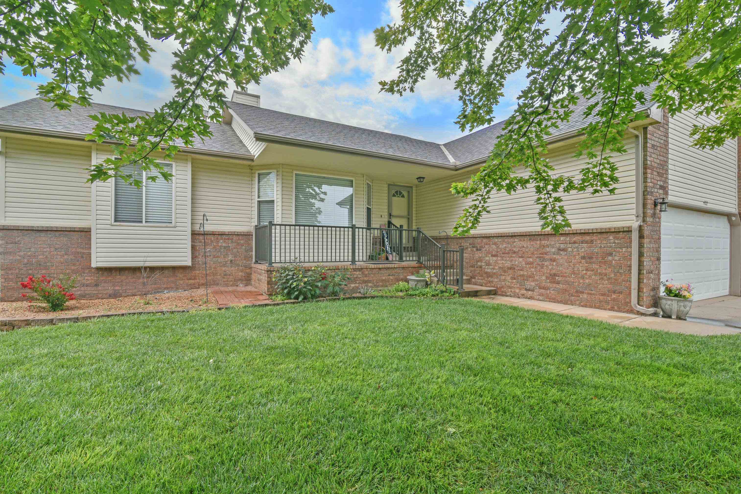 422 S Streamside Ct, Clearwater, Kansas image 3