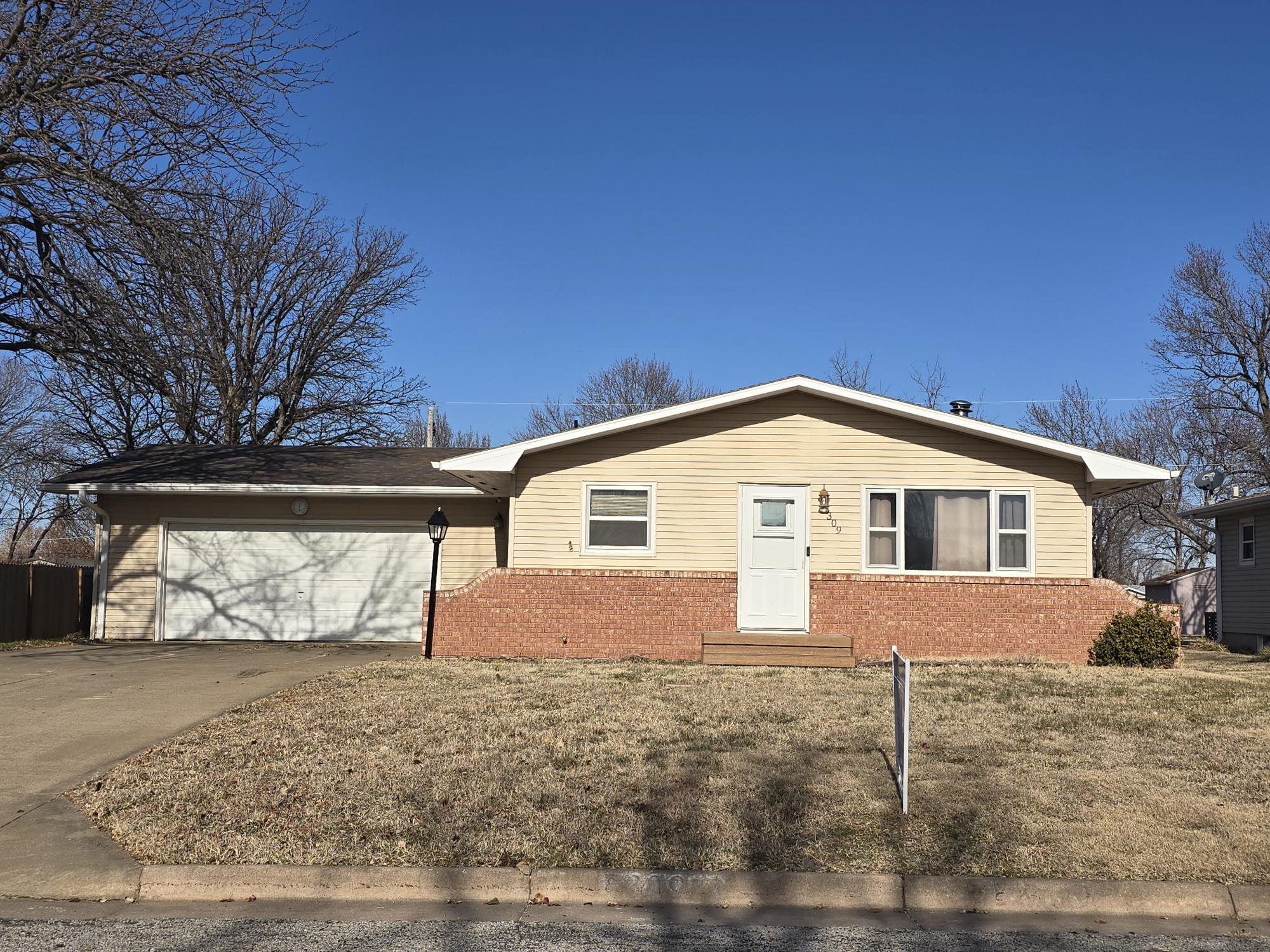 309 E 11th St, Ellsworth, Kansas image 1