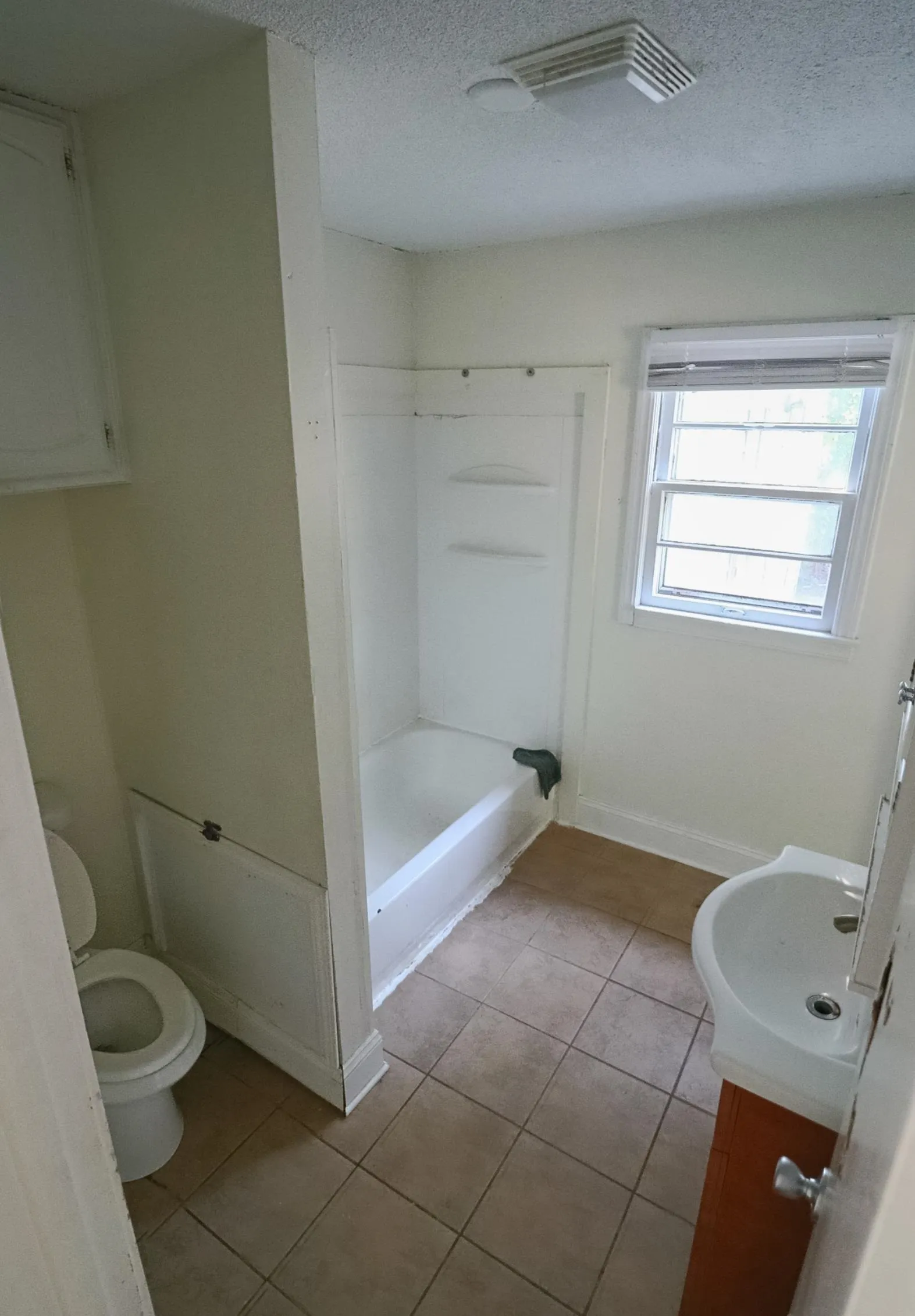 Wichita, Kansas 67217, United States, 3 Bedrooms Bedrooms, ,1 BathroomBathrooms,Residential,Active,203735