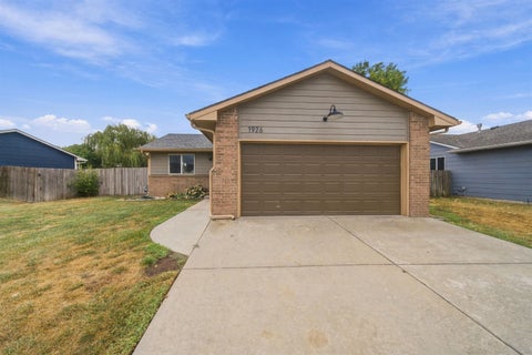 Homes For Rent - 1926 N Mcrae Dr<br/> Sedgwick County, Goddard, KS 67052