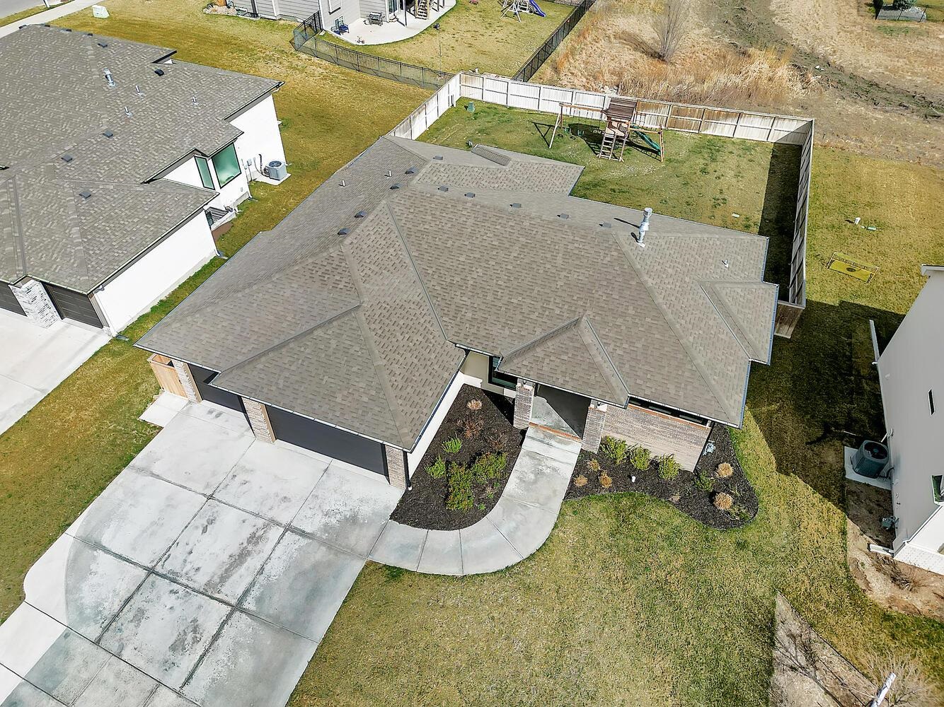 1226 W Lakeway Ct, Andover, Kansas image 2