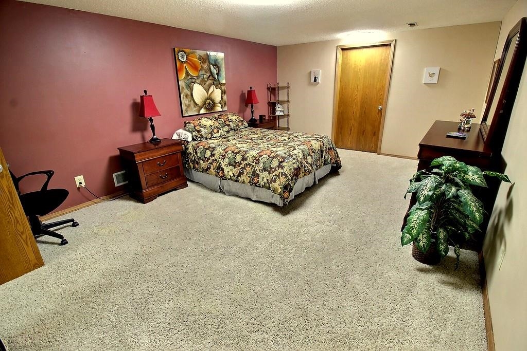 944 S Beech St, Wichita, Kansas image 27