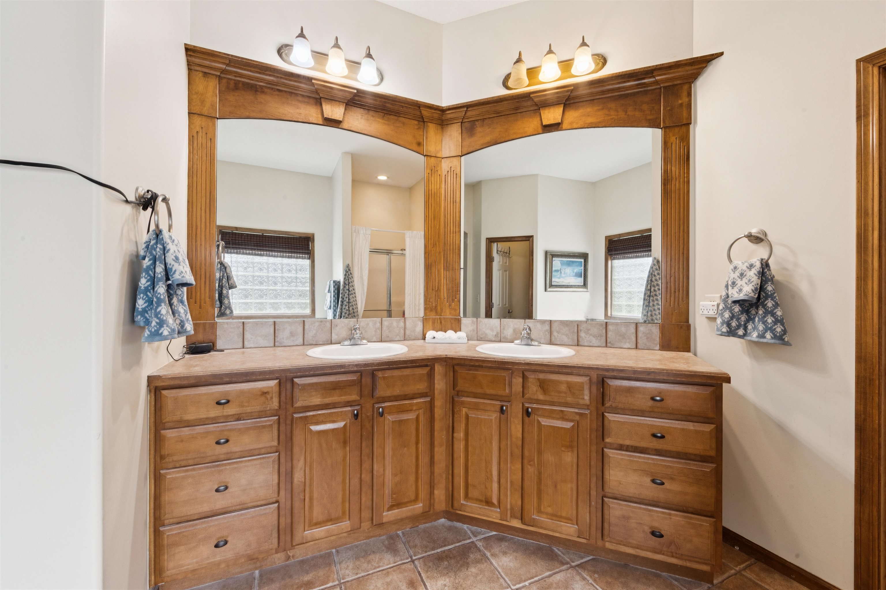 2946 N Wild Rose Ct, Wichita, Kansas image 16