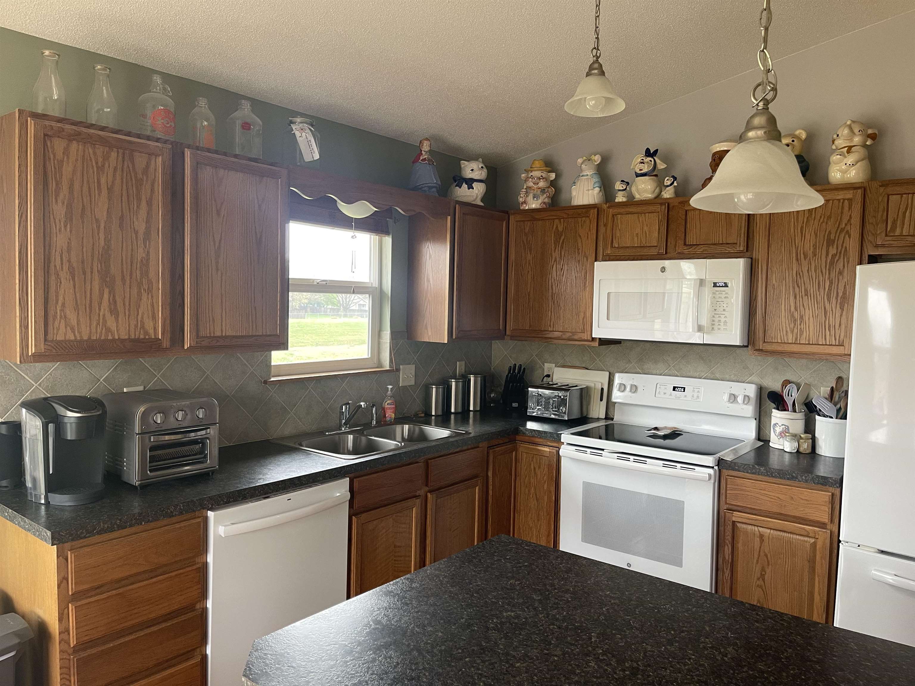 621 S Stoneridge St, Valley Center, Kansas image 6
