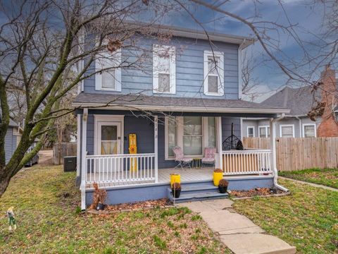 Photo of 414 N A St, Arkansas City, KS 67005 (MLS # 669260)