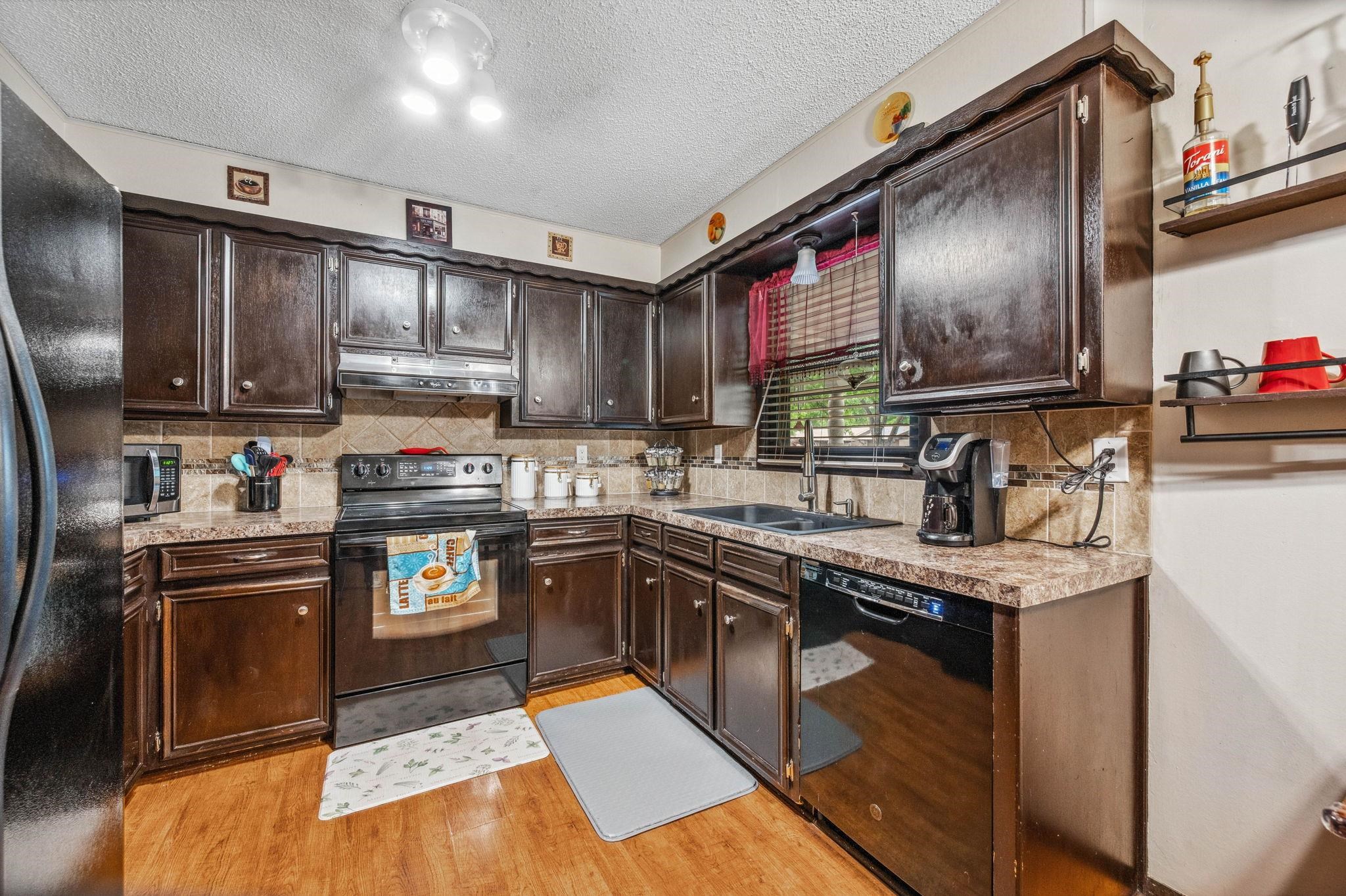1219 N Sunset Dr, Wichita, Virginia image 9