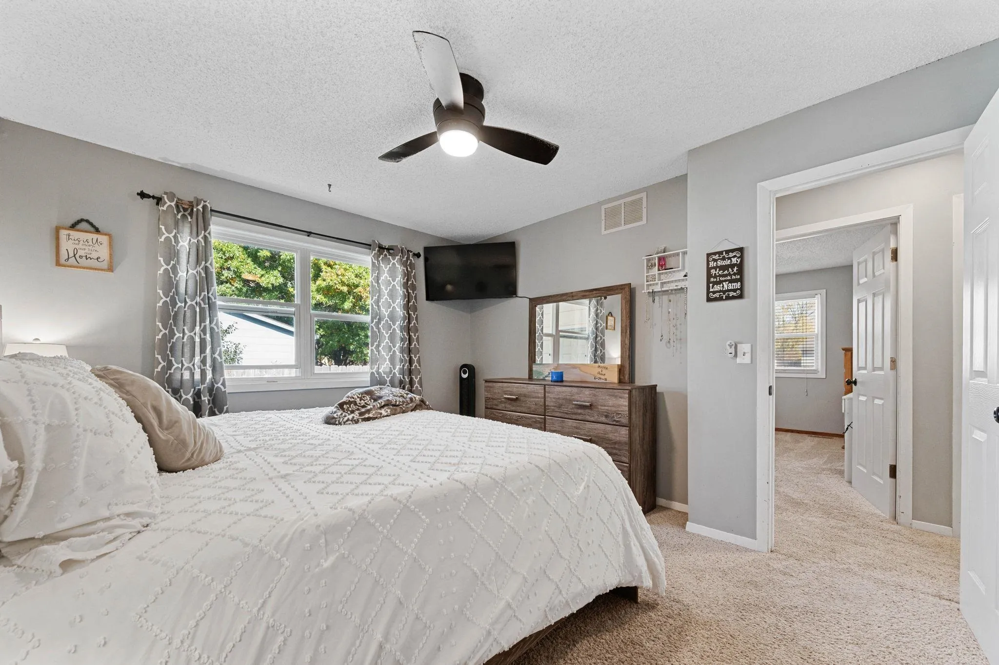 Haysville, Kansas 67060, United States, 3 Bedrooms Bedrooms, ,2 BathroomsBathrooms,Residential,Active,243282