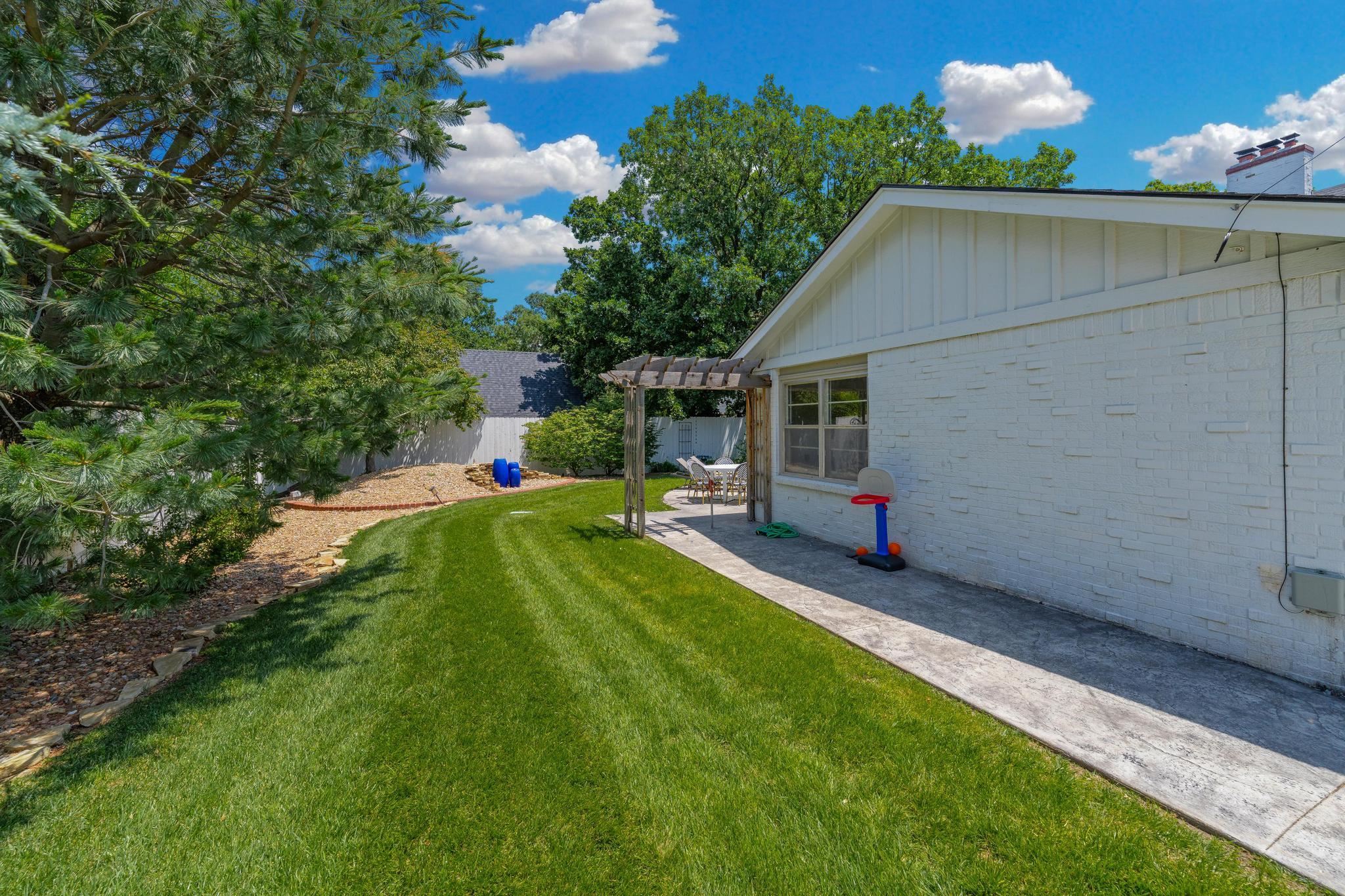 24 E Douglas Ave, Eastborough, Virginia image 35