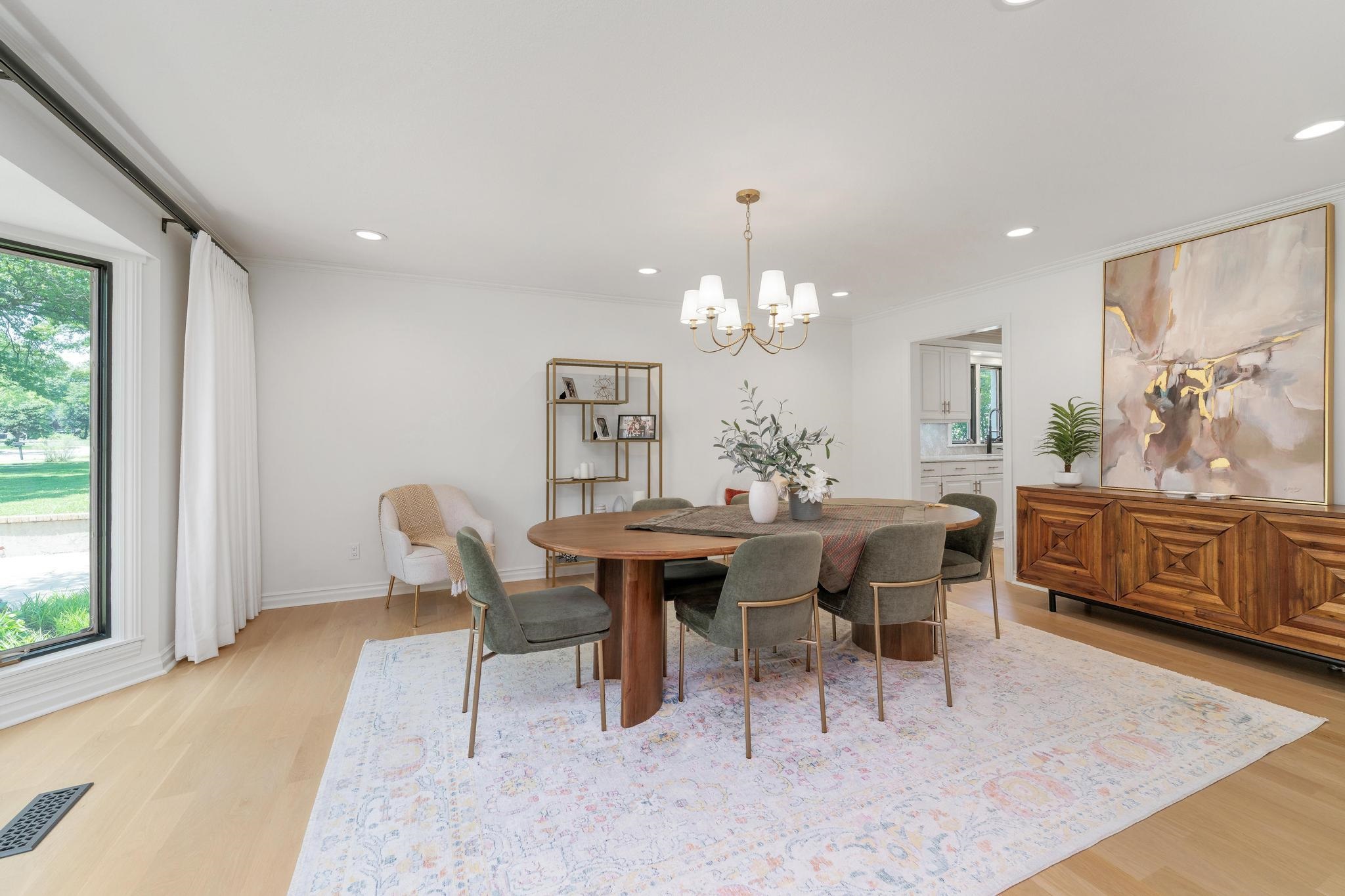 24 E Douglas Ave, Eastborough, Virginia image 8